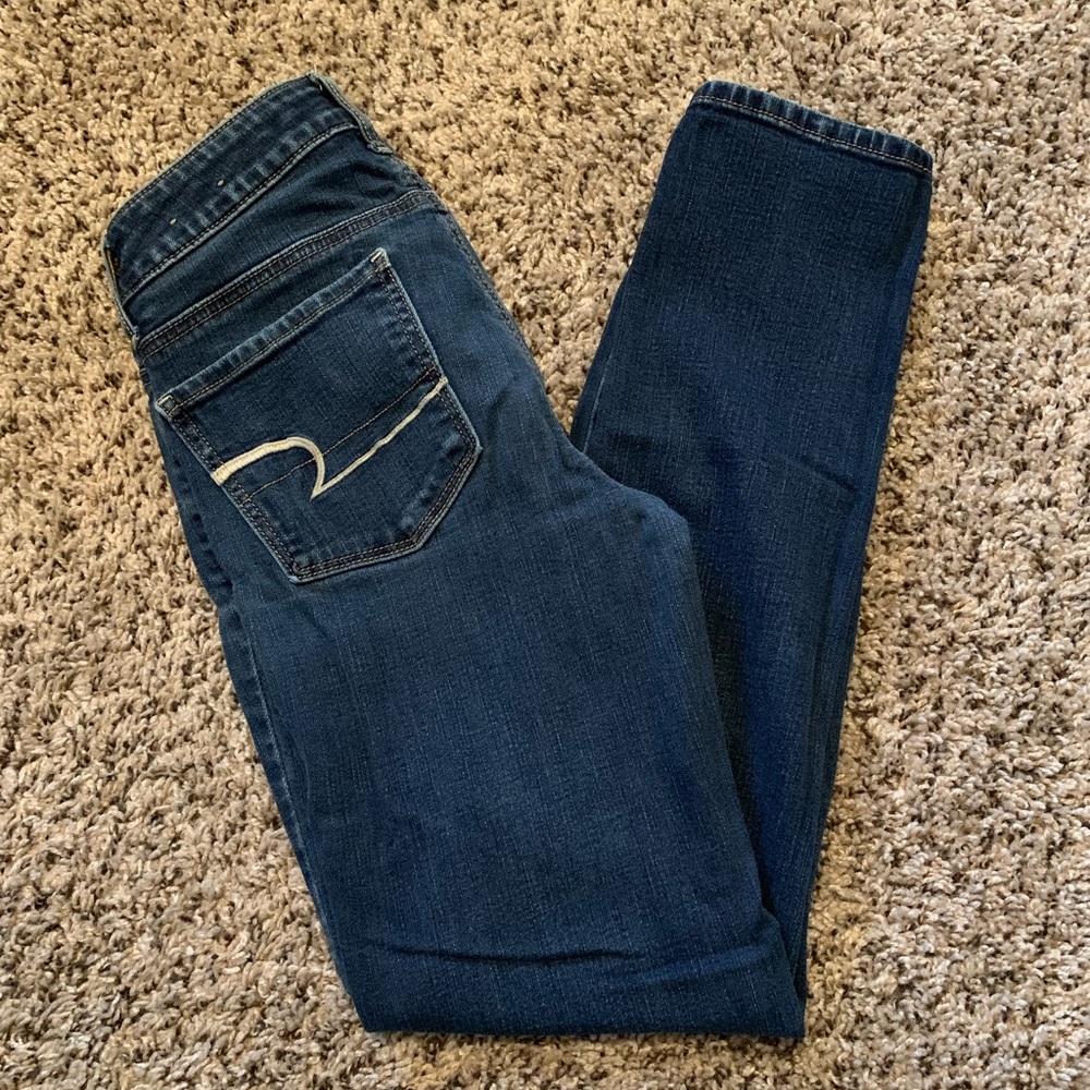 American eagle slightly worn skinny jeans